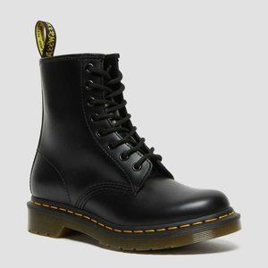 NWT Dr. Martens Women's 1460 Lace-up Boots